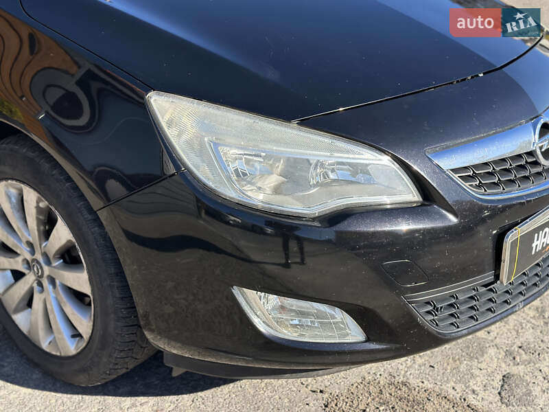 Универсал Opel Astra 2010 в Шептицькому