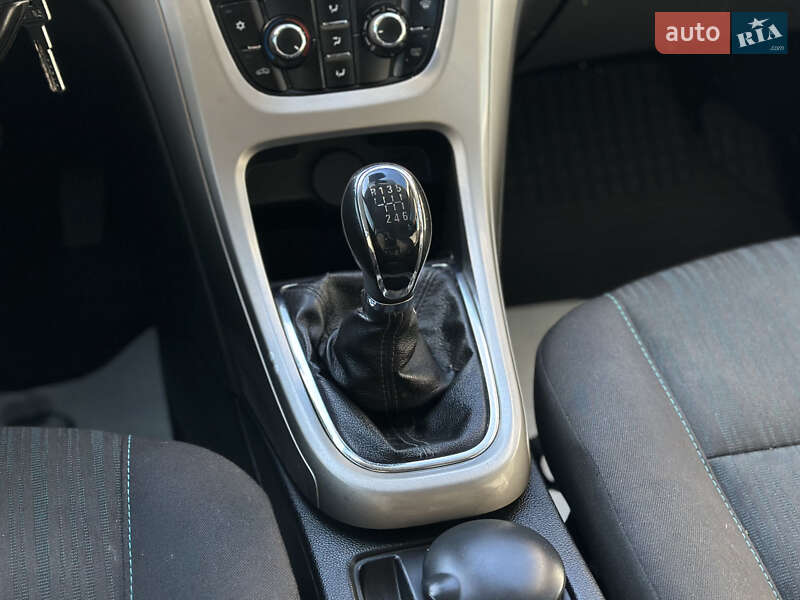 Универсал Opel Astra 2010 в Шептицькому