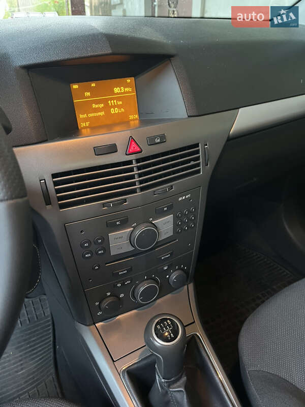 Універсал Opel Astra 2006 в Смілі