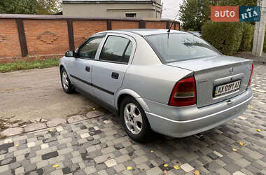Седан Opel Astra 2004 в  фото 5 Седан Opel Astra 2004 в