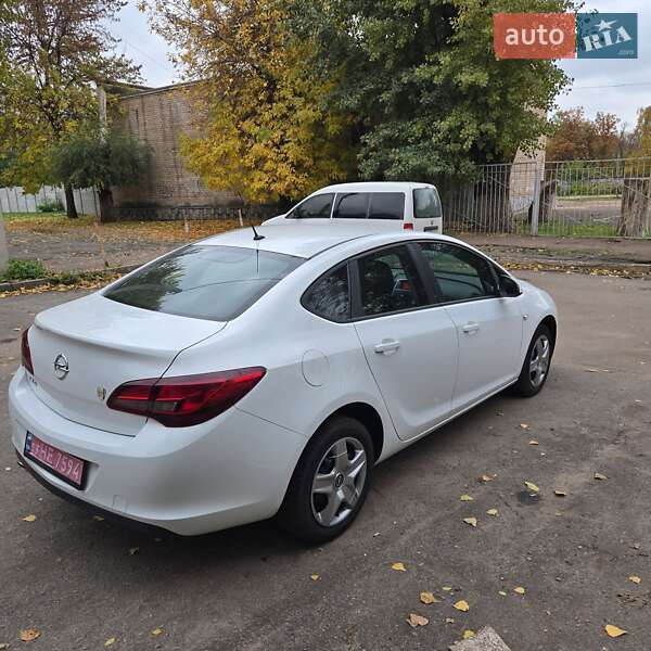 Хэтчбек Opel Astra 2017 в Кривом Роге