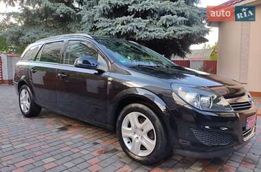 Универсал Opel Astra 2010 в Умани