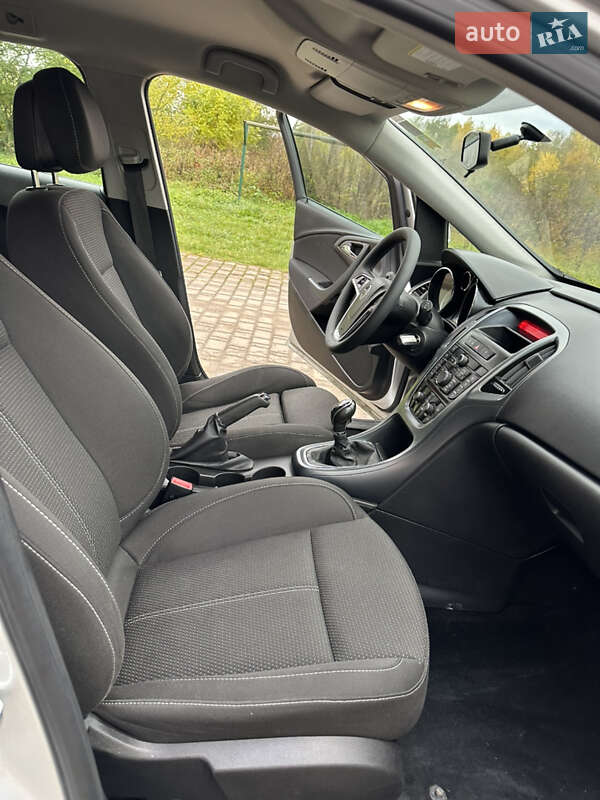 Универсал Opel Astra 2012 в Рожнятове