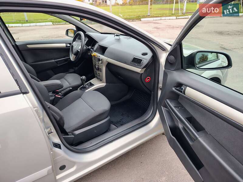 Хетчбек Opel Astra 2007 в Прилуках фото 6 Хетчбек Opel Astra 2007 в Прилуках