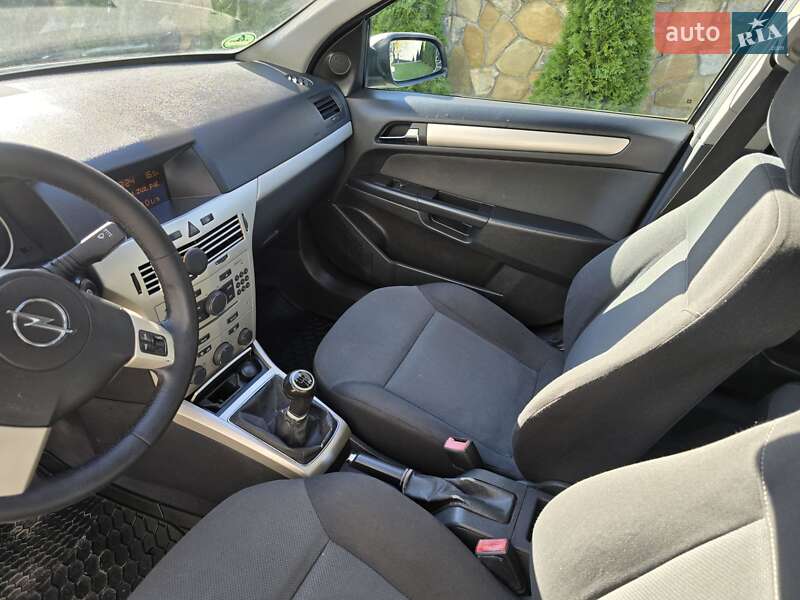 Універсал Opel Astra 2007 в Івано-Франківську