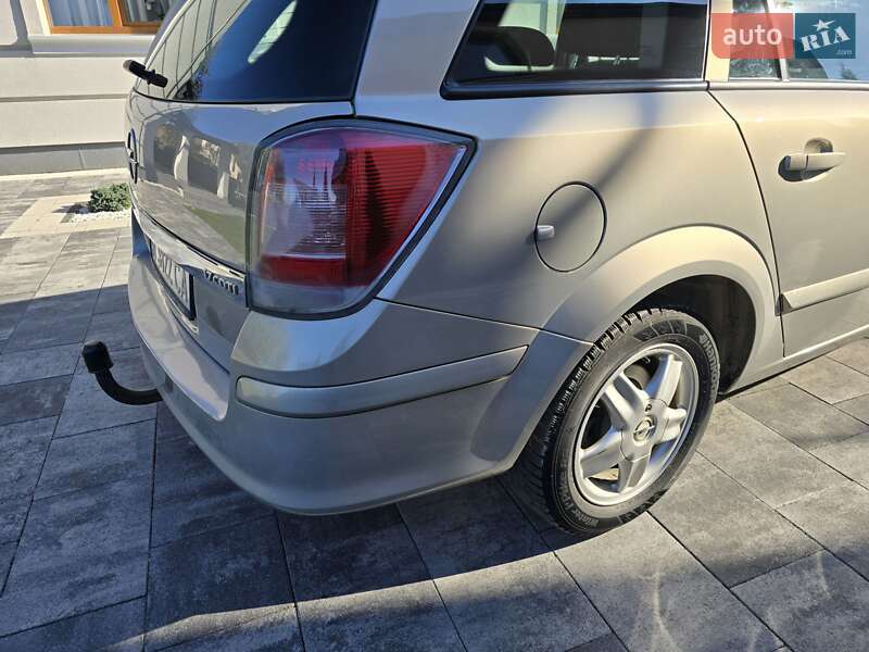 Універсал Opel Astra 2007 в Івано-Франківську