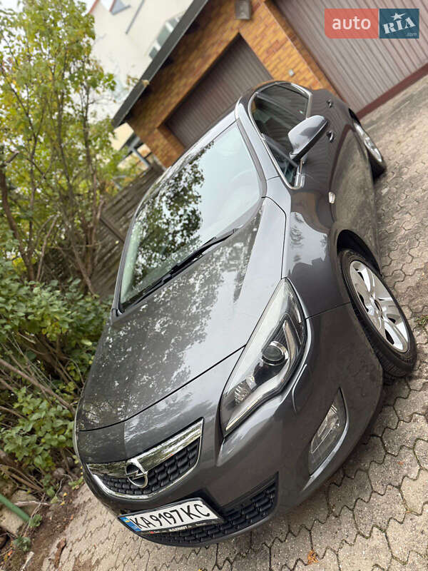 Хэтчбек Opel Astra 2010 в Киеве