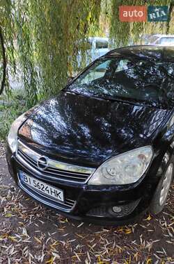 Универсал Opel Astra 2008 в Полтаве