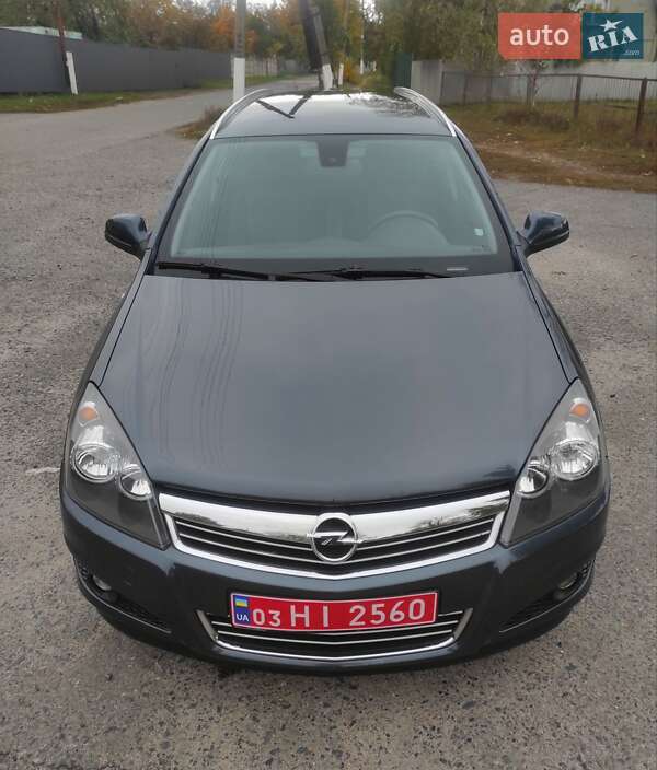 Универсал Opel Astra 2010 в Харькове
