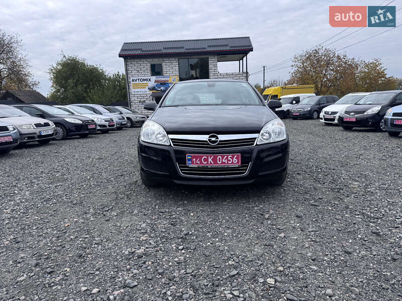 Хэтчбек Opel Astra 2009 в Звенигородке