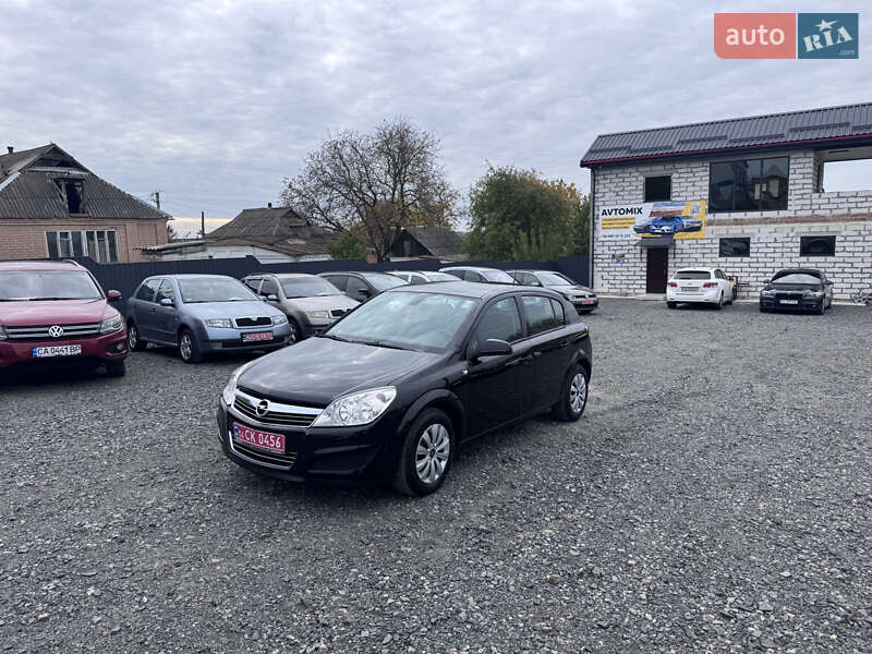 Хэтчбек Opel Astra 2009 в Звенигородке
