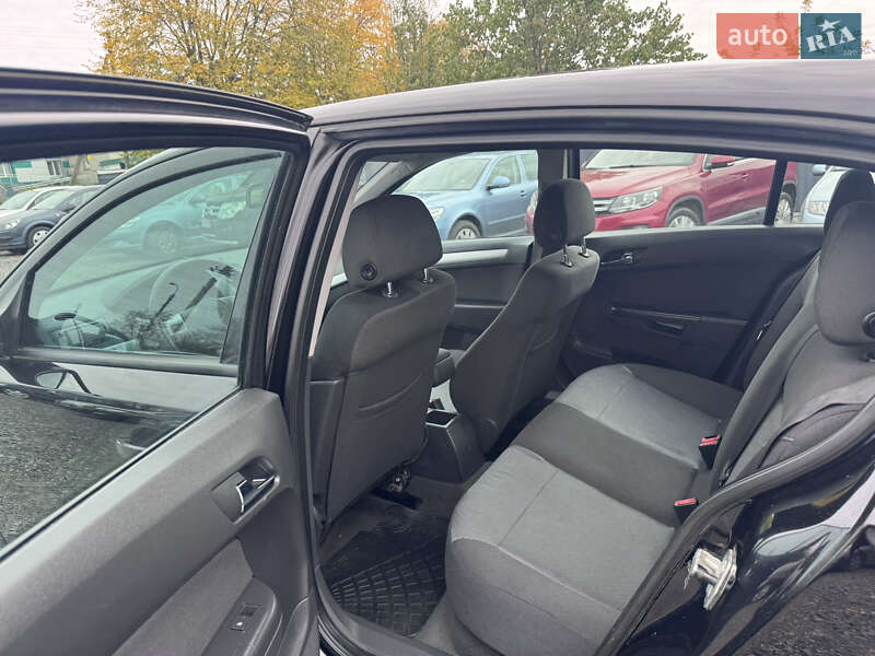 Хэтчбек Opel Astra 2009 в Звенигородке