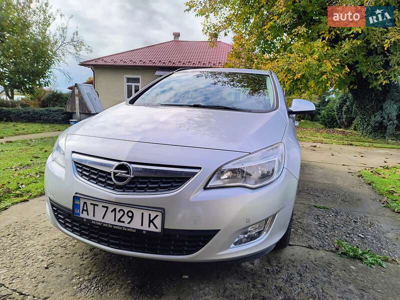 Opel Astra 2012