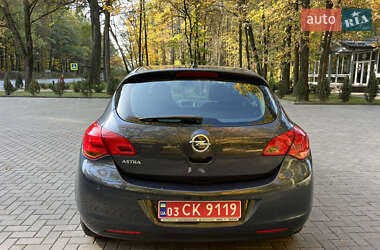 Хетчбек Opel Astra 2009 в  фото 5 Хетчбек Opel Astra 2009 в