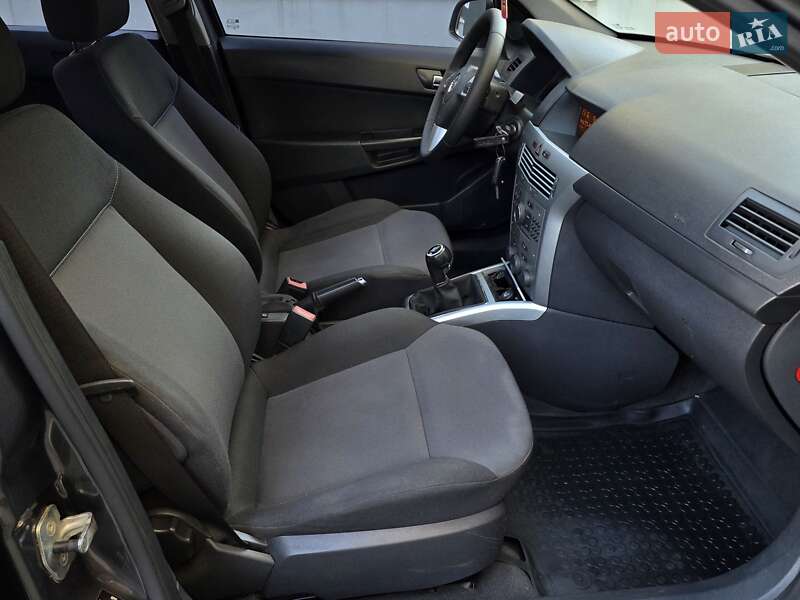 Хэтчбек Opel Astra 2012 в Тернополе фото 34 Хэтчбек Opel Astra 2012 в Тернополе