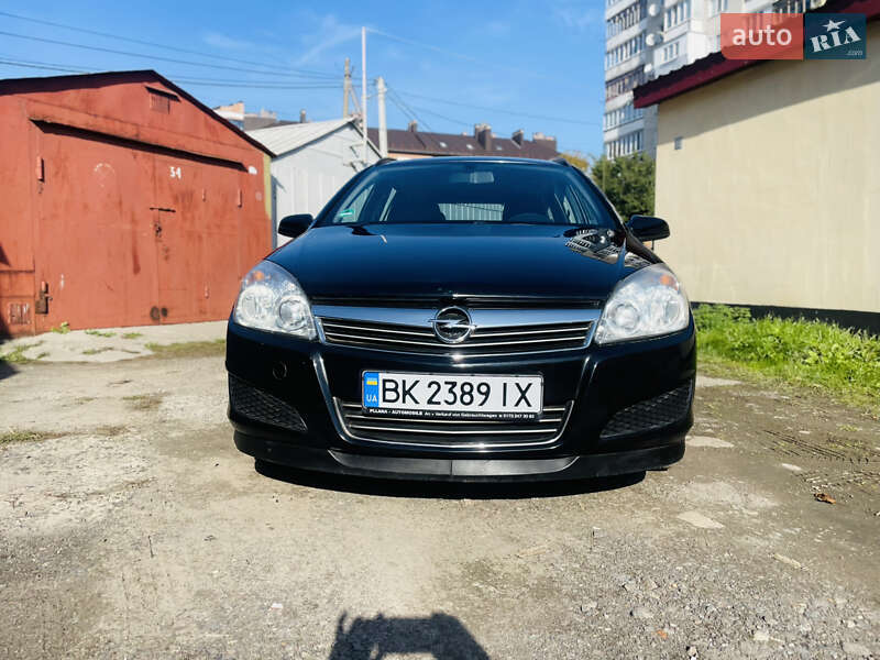 Универсал Opel Astra 2008 в Ровно
