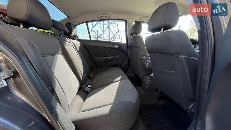 Седан Opel Astra 2008 в Стрые