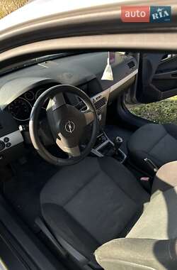 Универсал Opel Astra 2006 в  фото 13 Универсал Opel Astra 2006 в