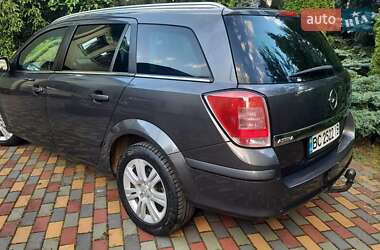 Универсал Opel Astra 2010 в Львове