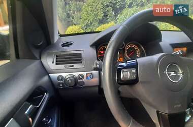 Универсал Opel Astra 2010 в 