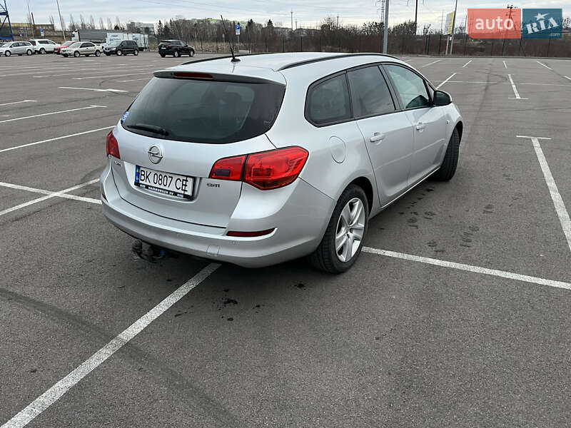 Универсал Opel Astra 2011 в Ровно фото 6 Универсал Opel Astra 2011 в Ровно