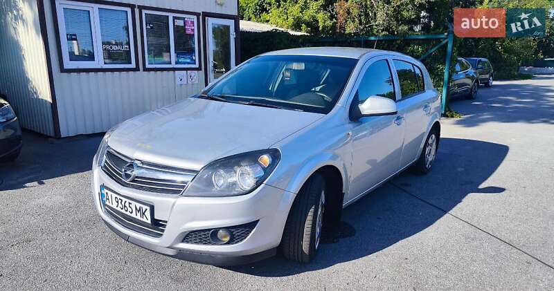 Хэтчбек Opel Astra 2011 в Житомире фото Хэтчбек Opel Astra 2011 в Житомире