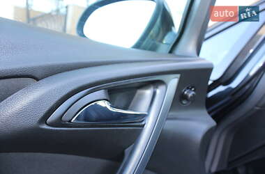 Универсал Opel Astra 2015 в 