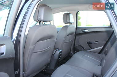 Универсал Opel Astra 2015 в 