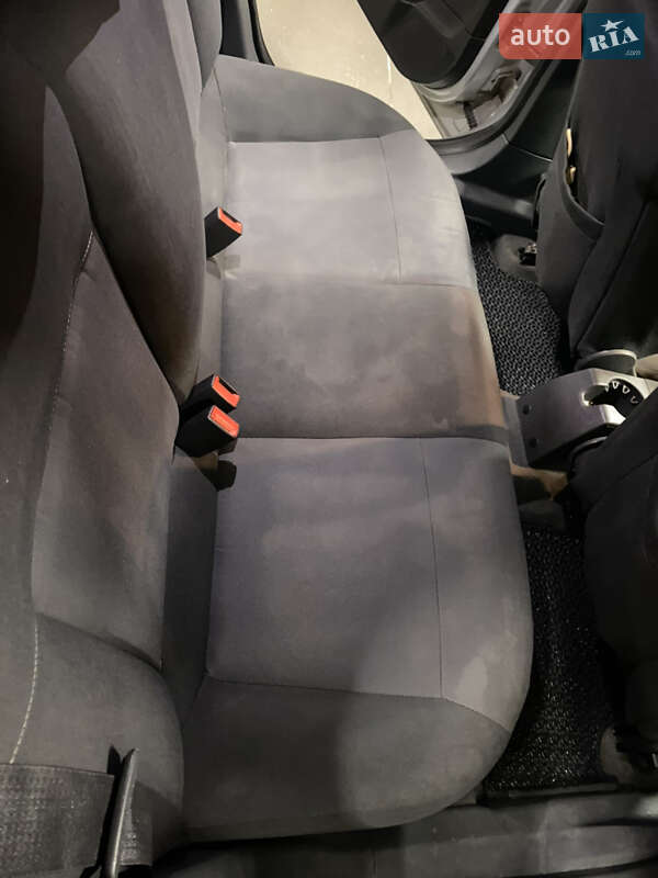 Хэтчбек Opel Astra 2011 в Хусте