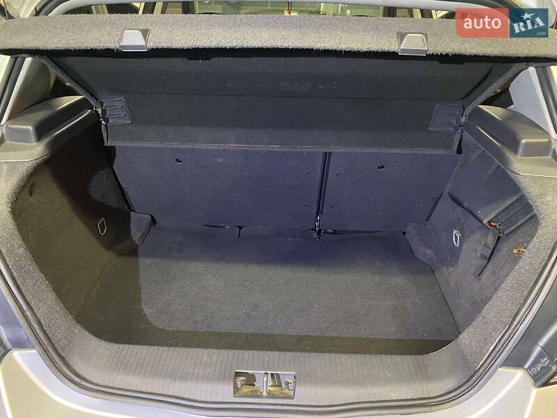 Хэтчбек Opel Astra 2011 в Хусте