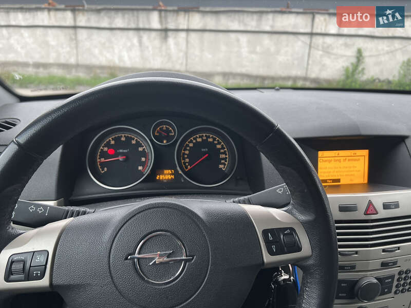 Хэтчбек Opel Astra 2007 в Киеве фото 7 Хэтчбек Opel Astra 2007 в Киеве