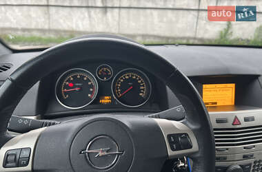 Хэтчбек Opel Astra 2007 в 