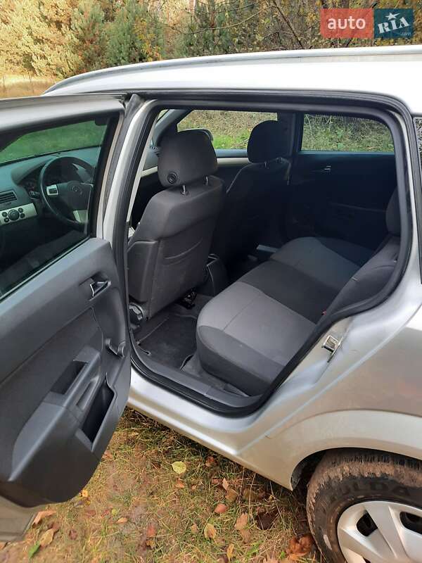 Универсал Opel Astra 2008 в Кременце