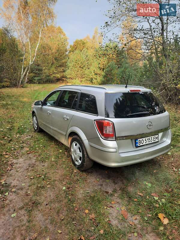 Универсал Opel Astra 2008 в Кременце