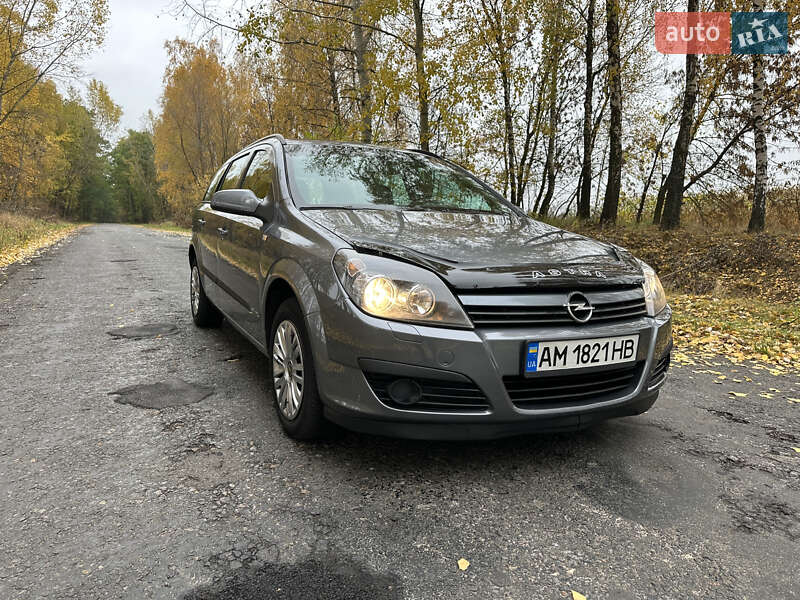 Універсал Opel Astra 2005 в Мені