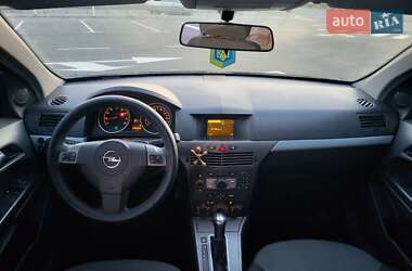 Хетчбек Opel Astra 2005 в 