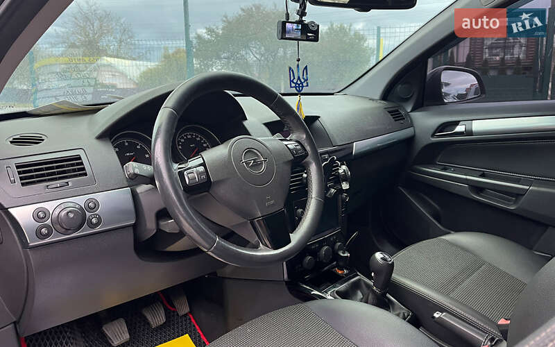 Хэтчбек Opel Astra 2010 в Коломые
