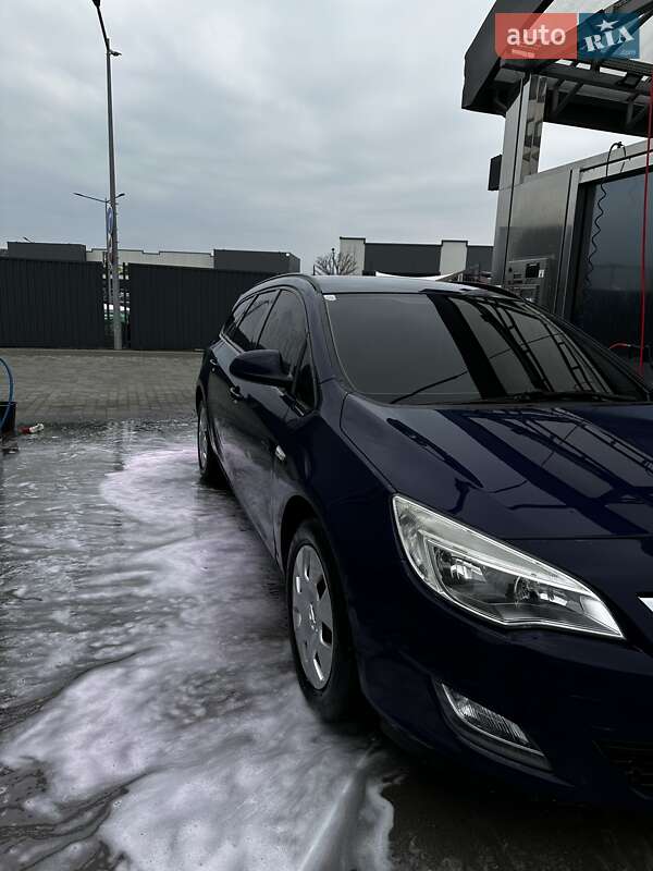 Универсал Opel Astra 2011 в Мукачево фото 3 Универсал Opel Astra 2011 в Мукачево