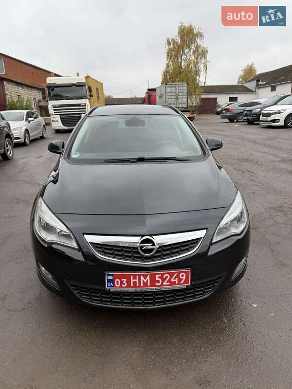 Универсал Opel Astra 2011 в Калиновке фото 3 Универсал Opel Astra 2011 в Калиновке