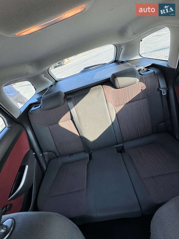 Універсал Opel Astra 2011 в Чернівцях