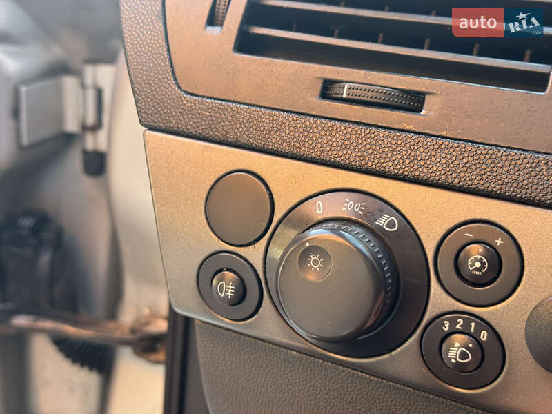 Хетчбек Opel Astra 2006 в Нетішині