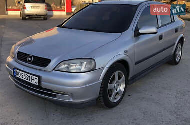 Хэтчбек Opel Astra 2001 в Солотвине