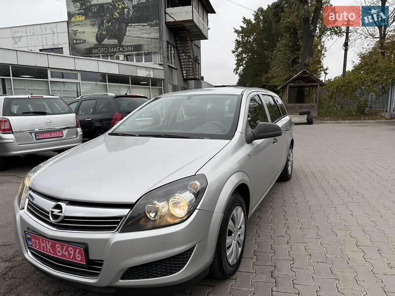 Универсал Opel Astra 2010 в Виннице