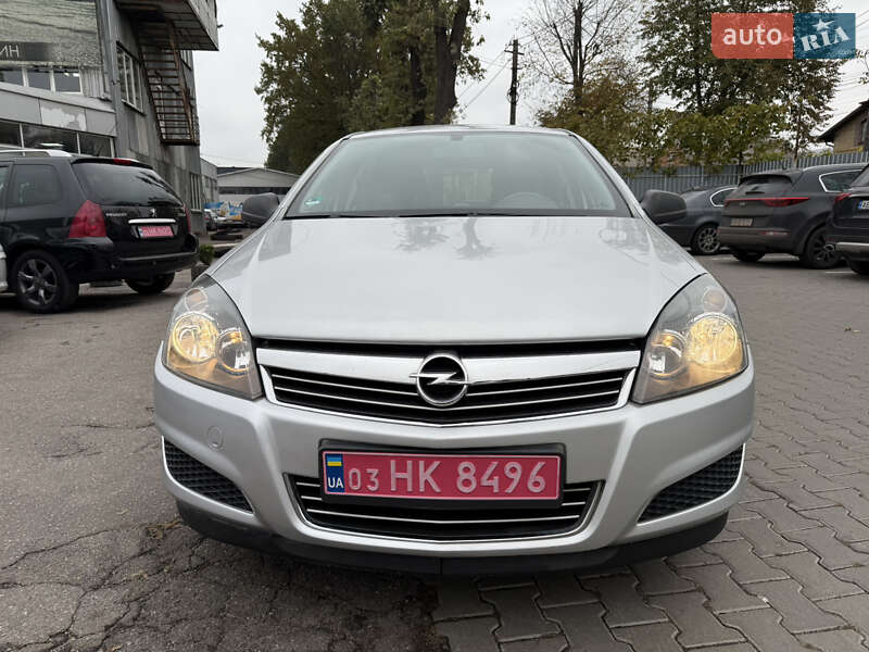 Универсал Opel Astra 2010 в Виннице