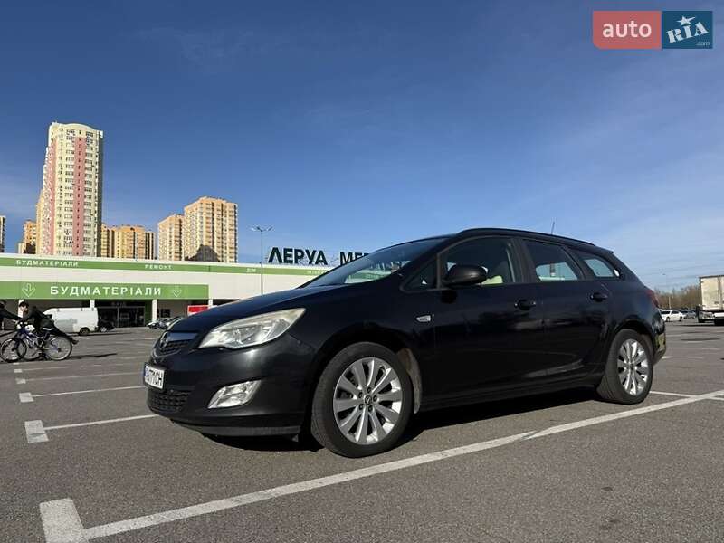 Универсал Opel Astra 2011 в 