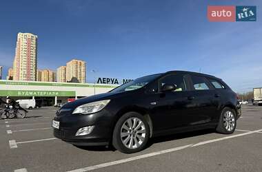 Универсал Opel Astra 2011 в 