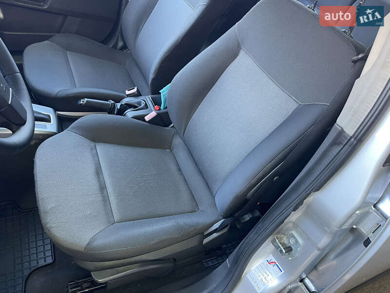 Хэтчбек Opel Astra 2005 в Киеве фото 37 Хэтчбек Opel Astra 2005 в Киеве