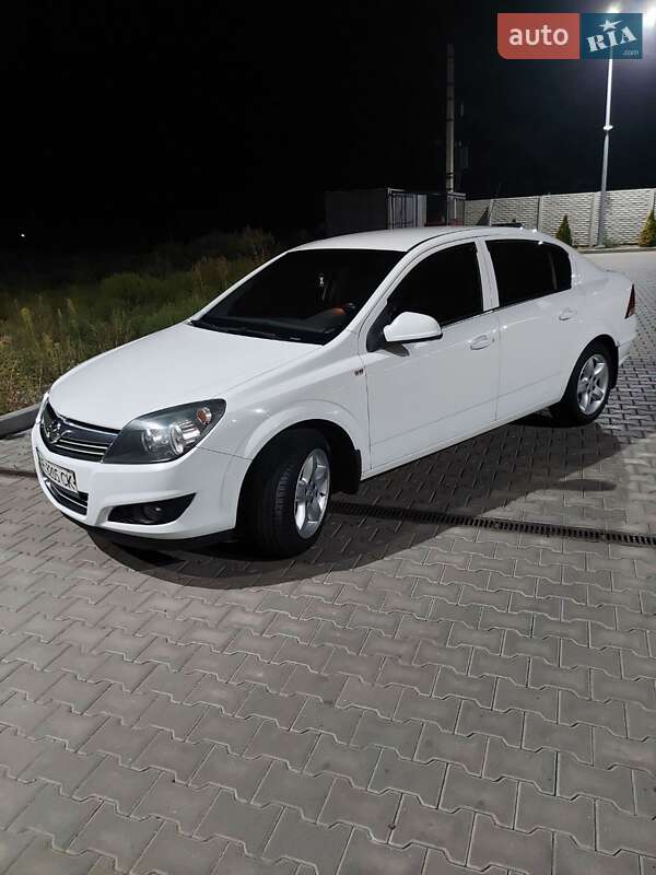 Седан Opel Astra 2014 в Днепре