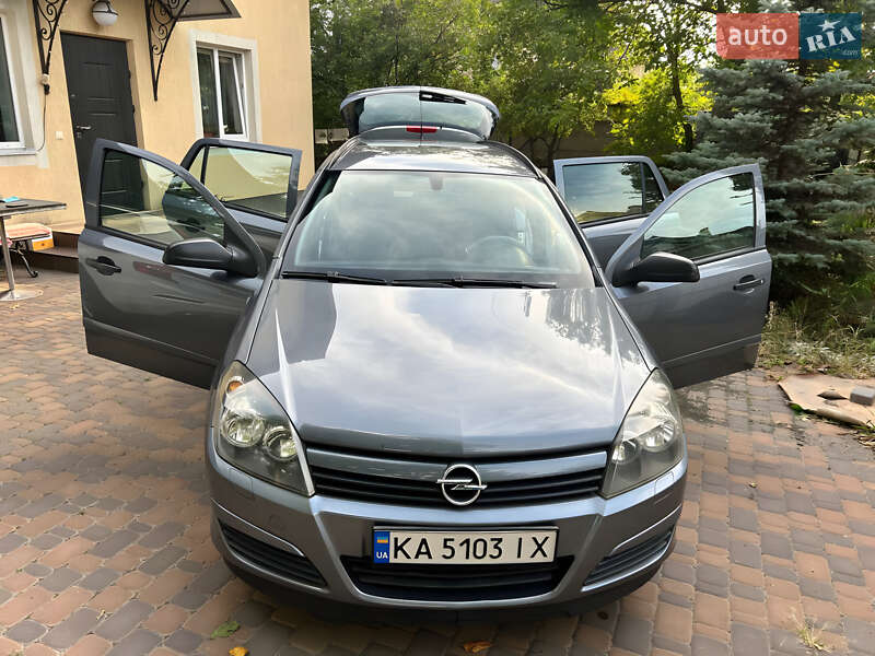 Универсал Opel Astra 2005 в Киеве