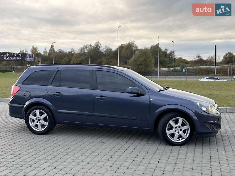 Універсал Opel Astra 2008 в Львові